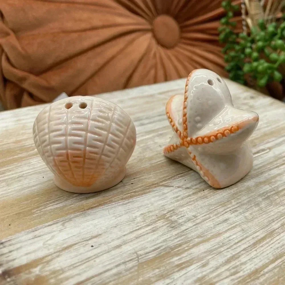 Ceramic Clam and Starfish Salt and Pepper Shakers - Picture 1 of 5